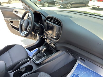 2025 Kia Soul Base