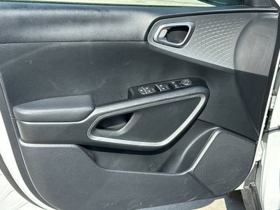 2025 Kia Soul Base