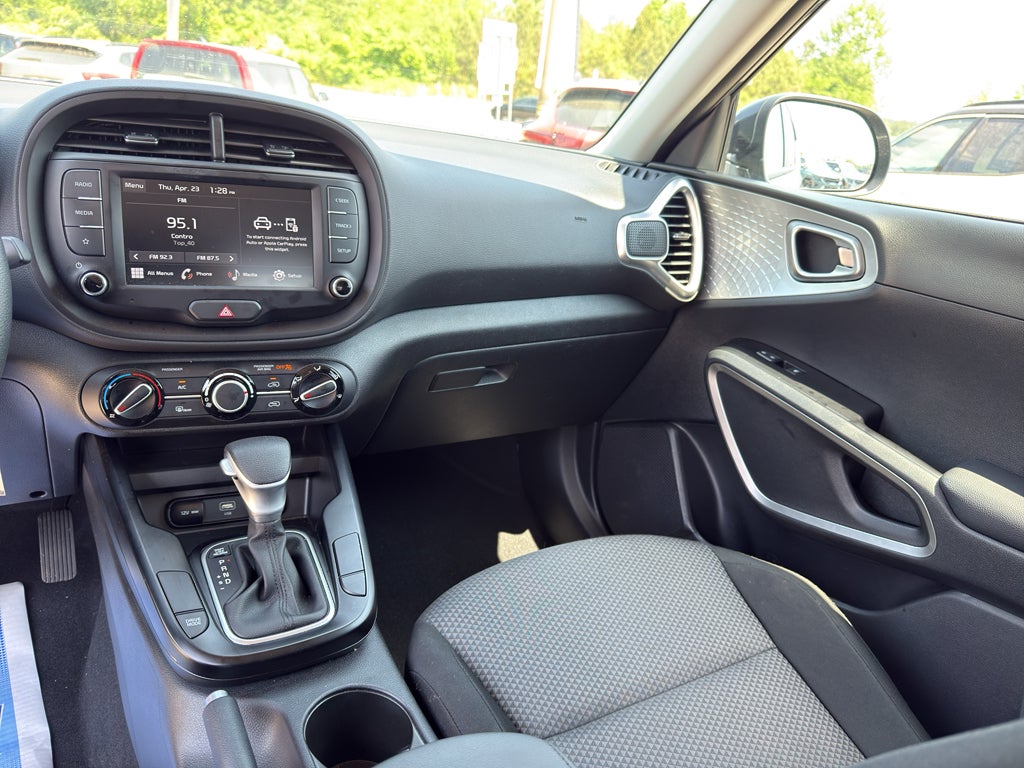 2025 Kia Soul Base