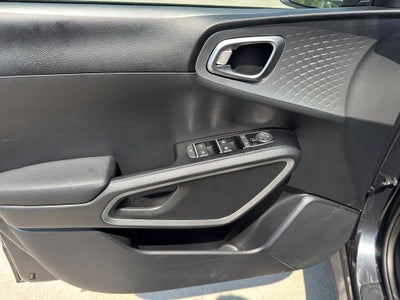 2025 Kia Soul Base