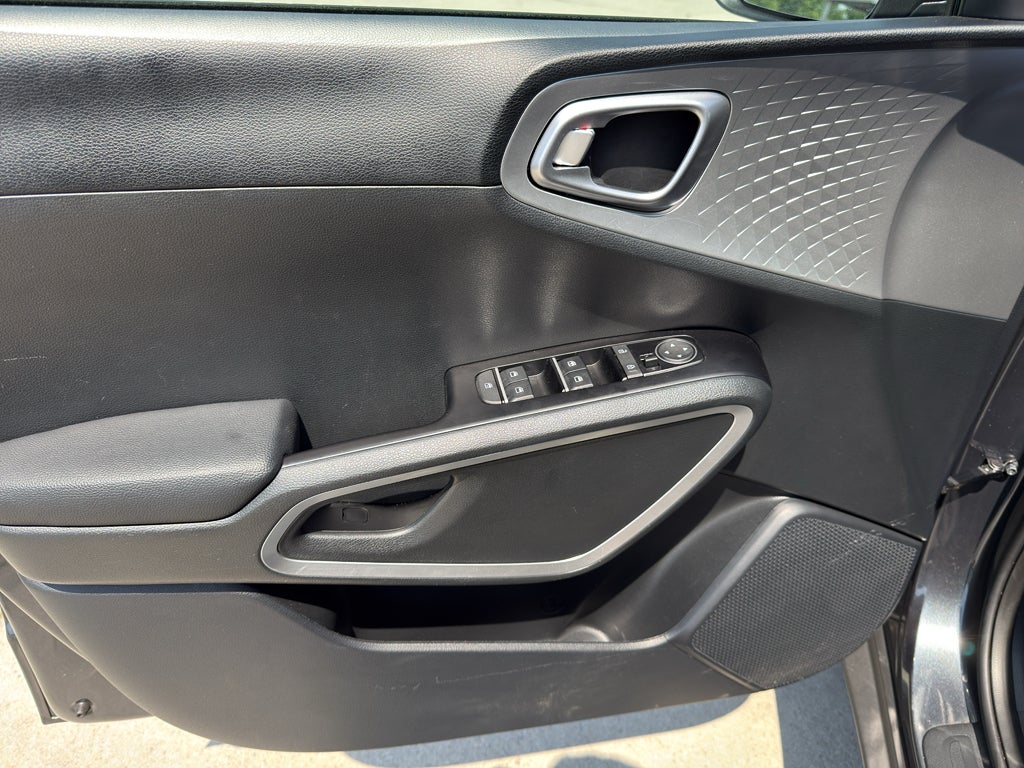 2025 Kia Soul Base
