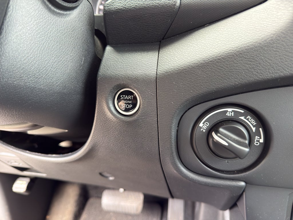 2024 Nissan Frontier SV