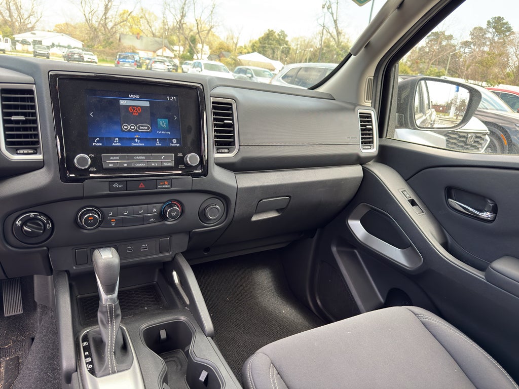 2024 Nissan Frontier SV