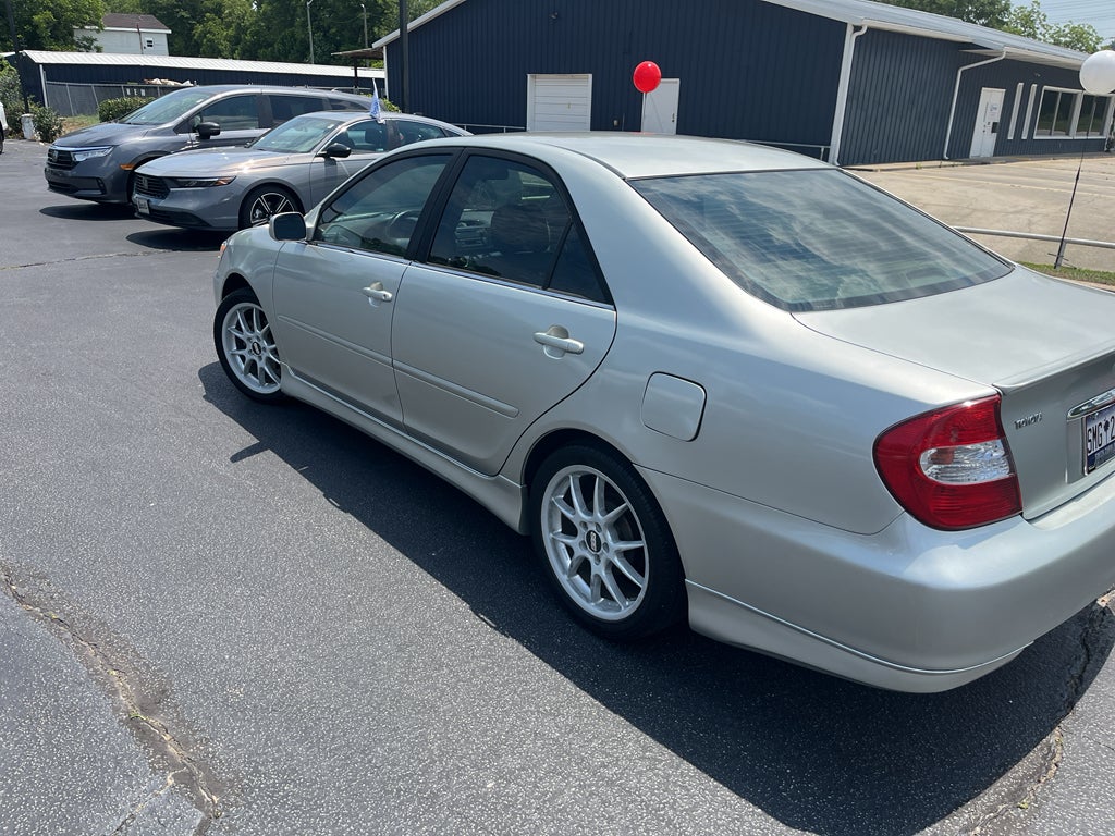 2004 Toyota Camry LE