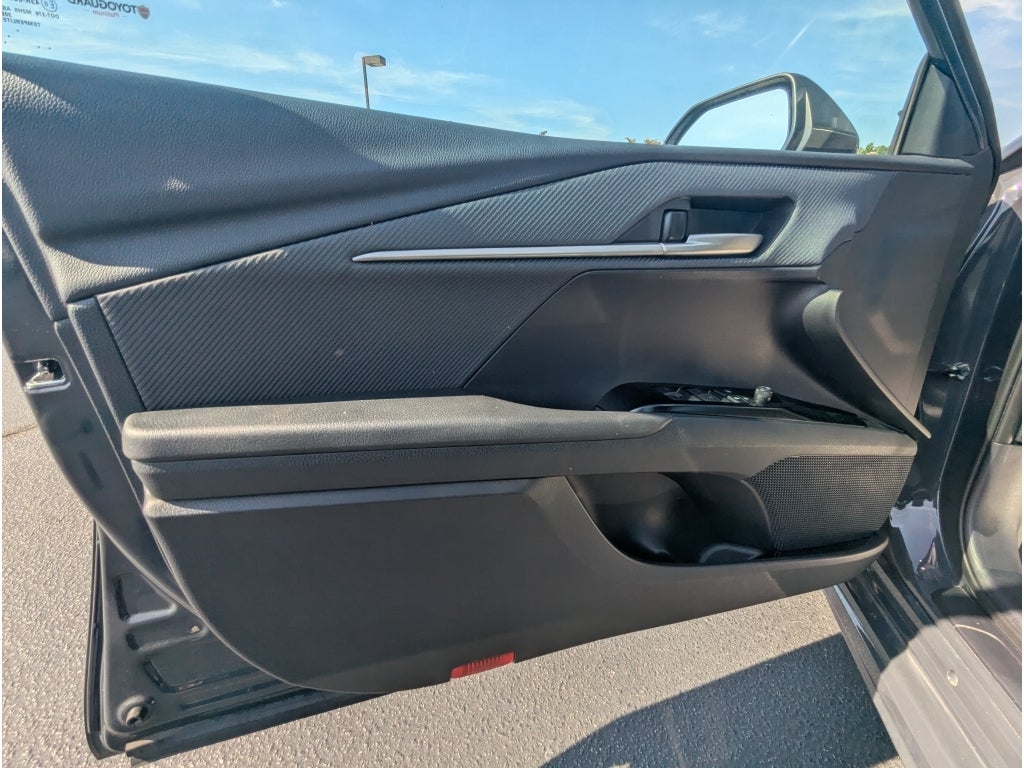 2025 Toyota Camry Hybrid SE