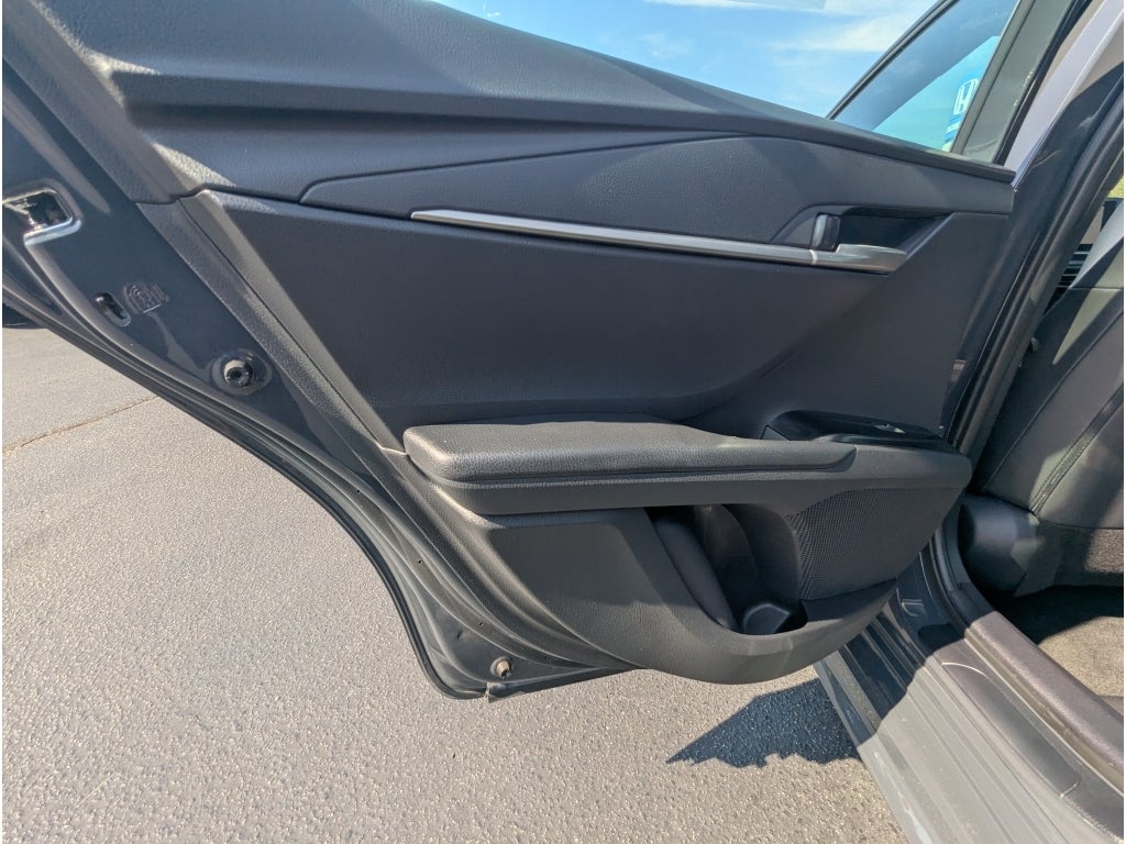 2025 Toyota Camry Hybrid SE