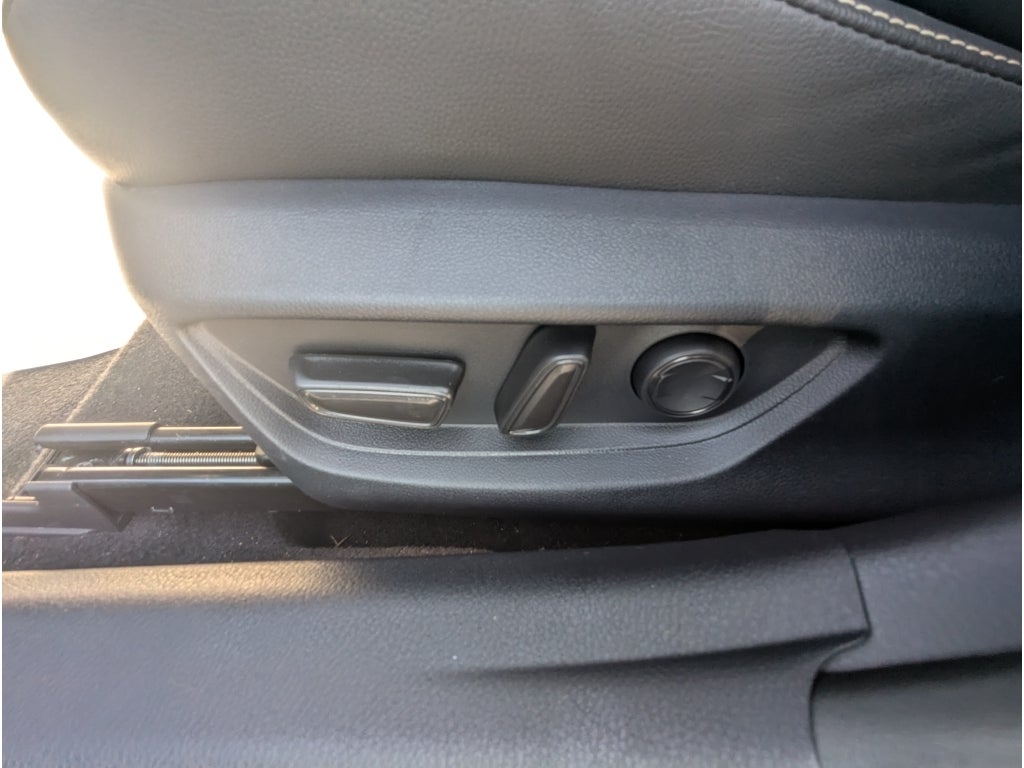 2025 Toyota Camry Hybrid SE