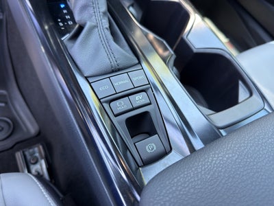 2025 Toyota Camry Hybrid SE