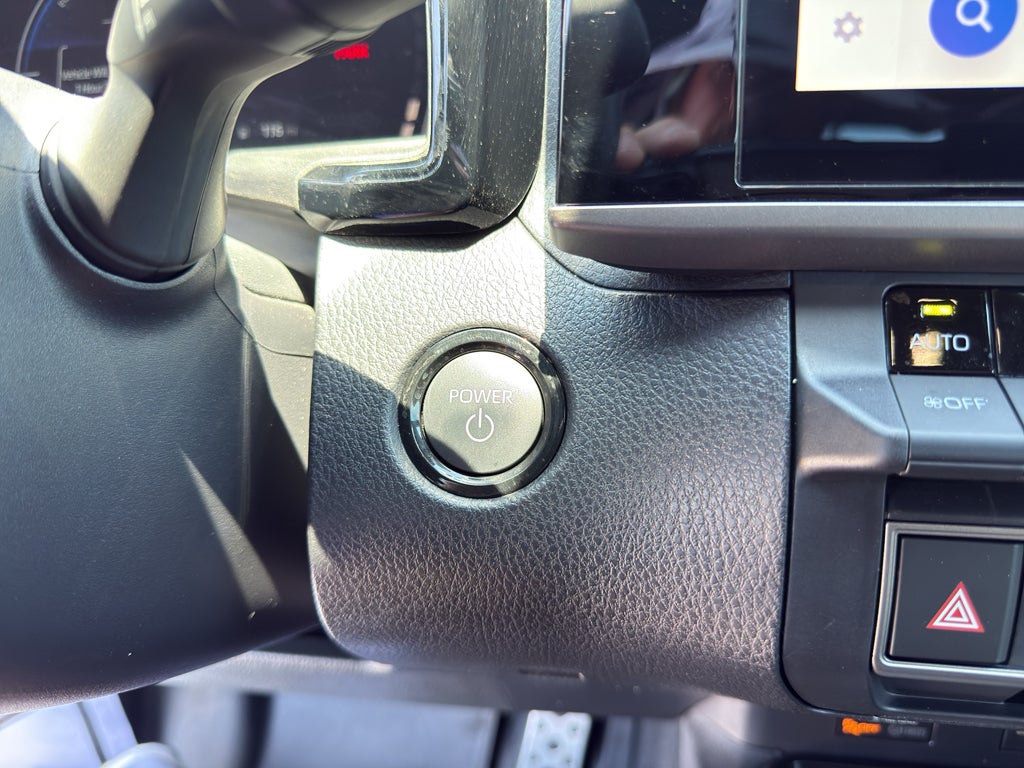 2025 Toyota Camry Hybrid SE
