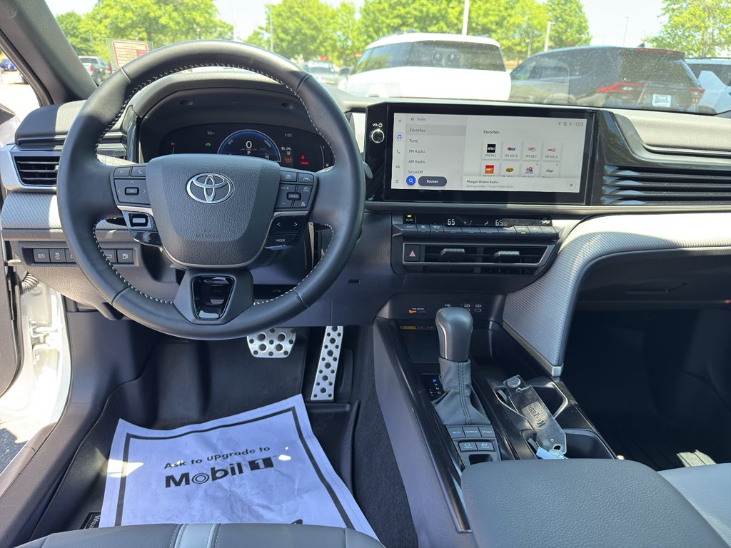 2025 Toyota Camry Hybrid SE