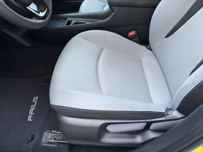 2022 Toyota Prius LE