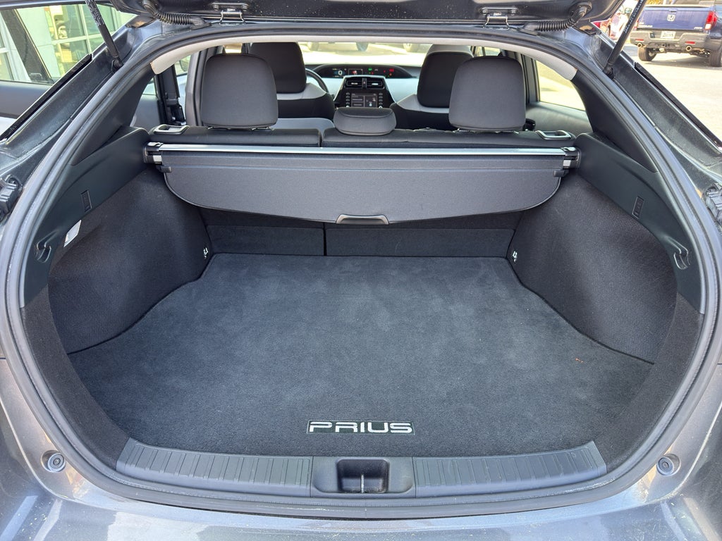 2022 Toyota Prius LE