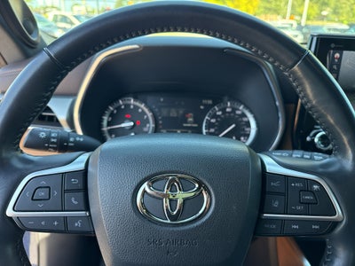 2022 Toyota Highlander Platinum
