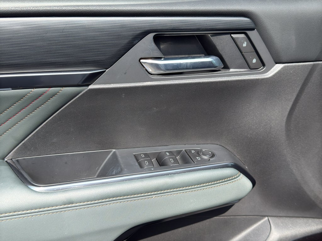 2025 GMC Acadia AT4