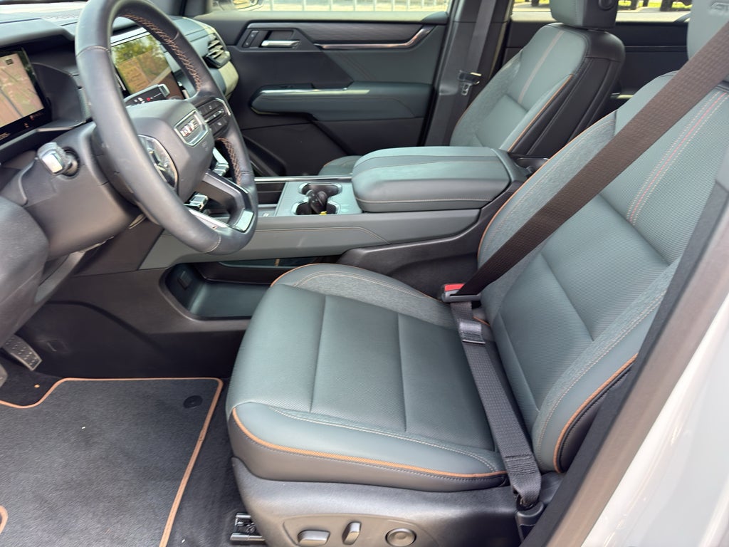 2025 GMC Acadia AT4