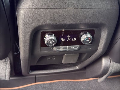 2025 GMC Acadia AT4