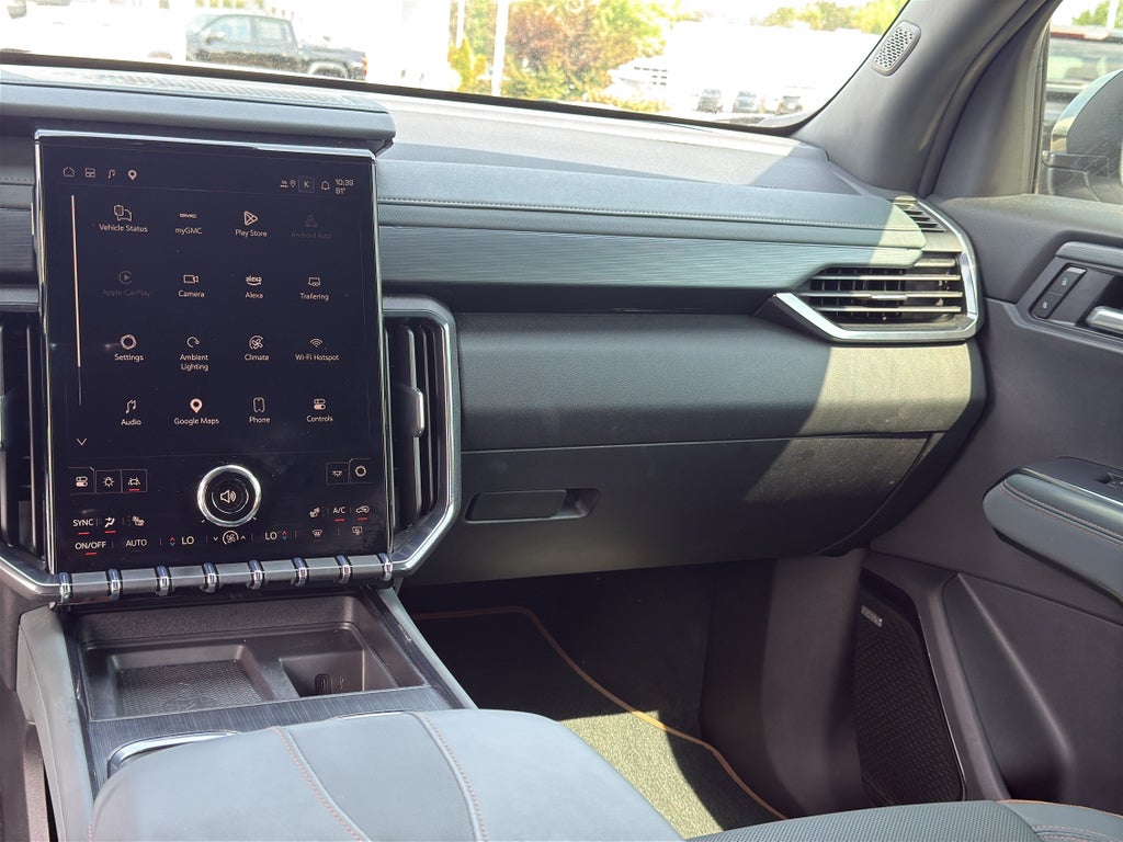 2025 GMC Acadia AT4