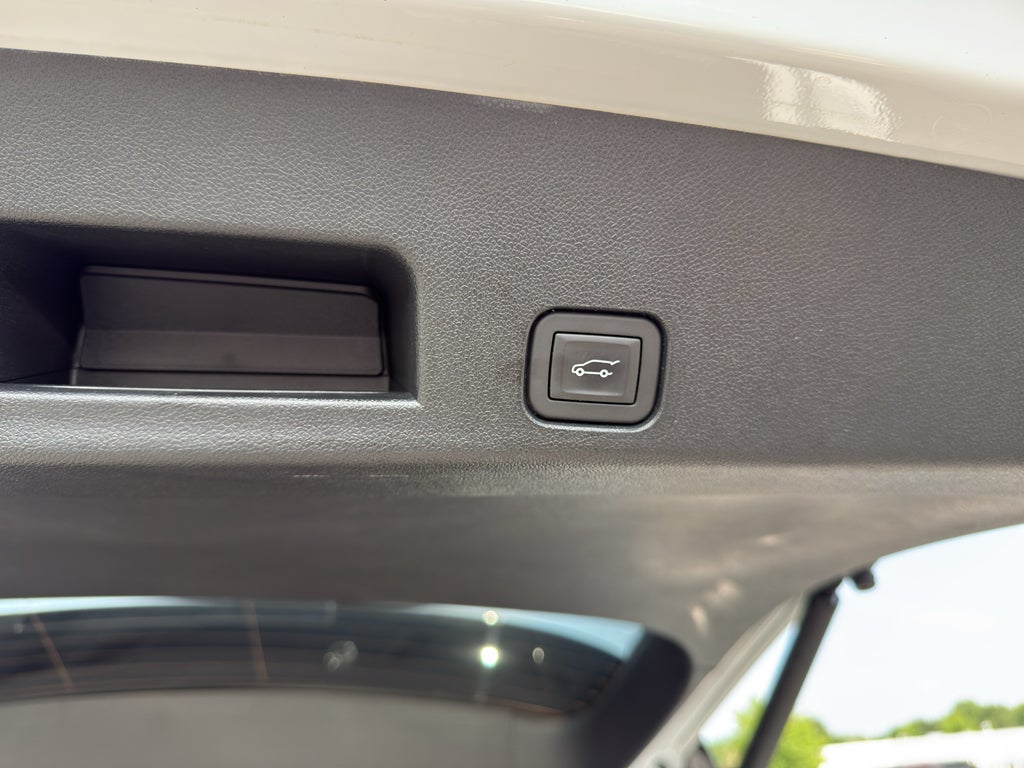 2025 GMC Acadia AT4