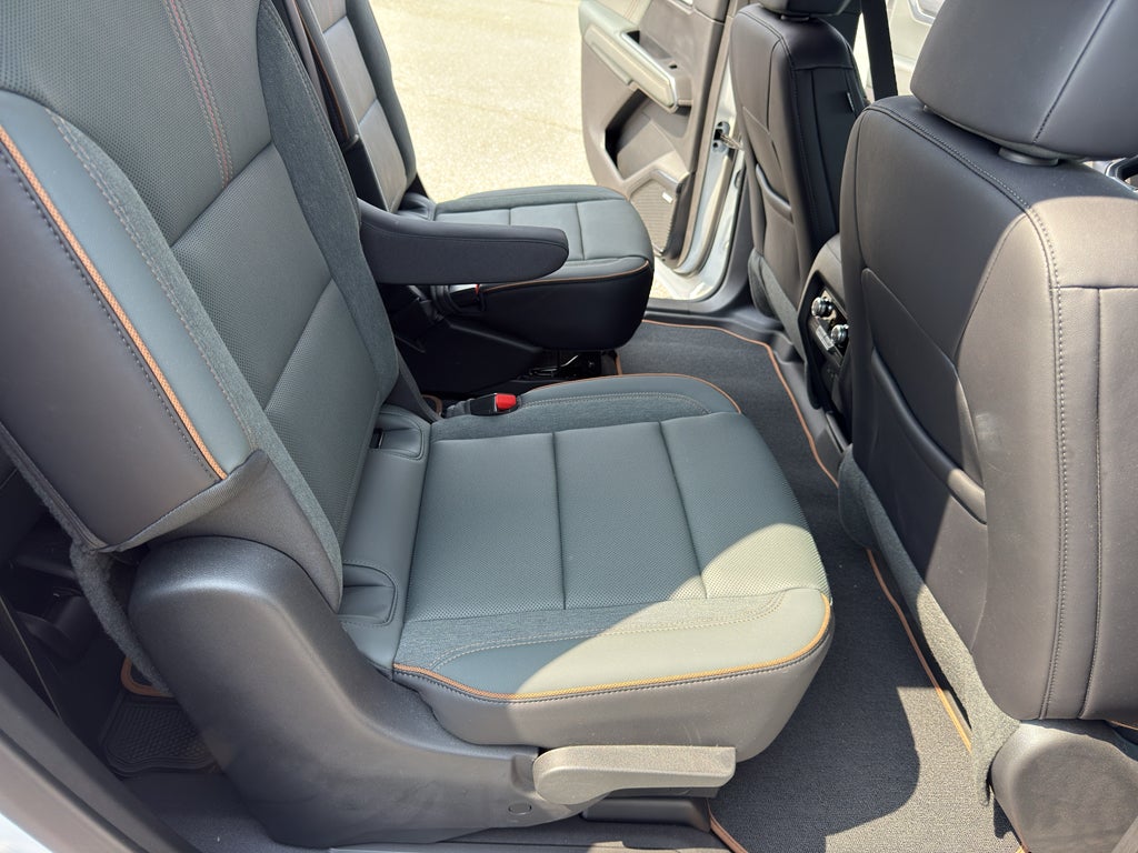 2025 GMC Acadia AT4