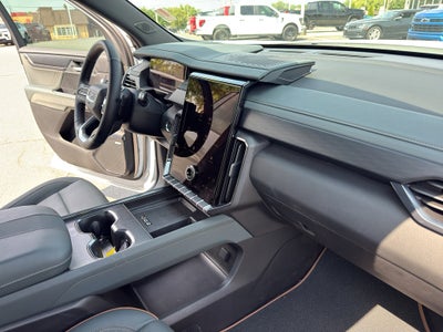 2025 GMC Acadia AT4