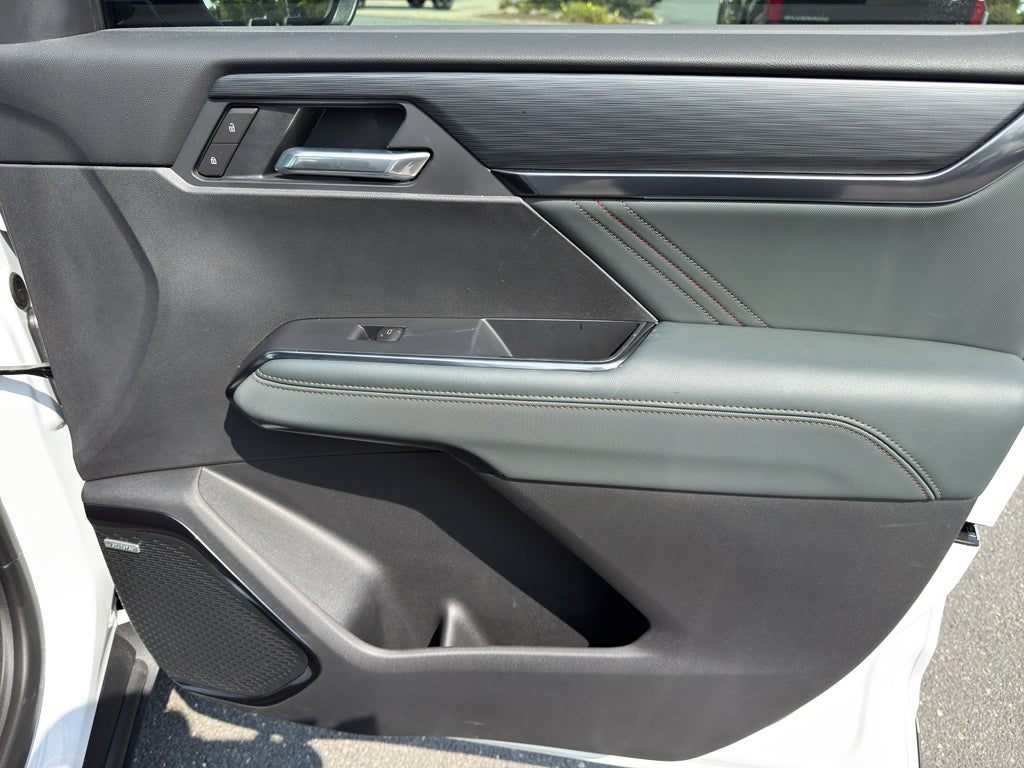 2025 GMC Acadia AT4