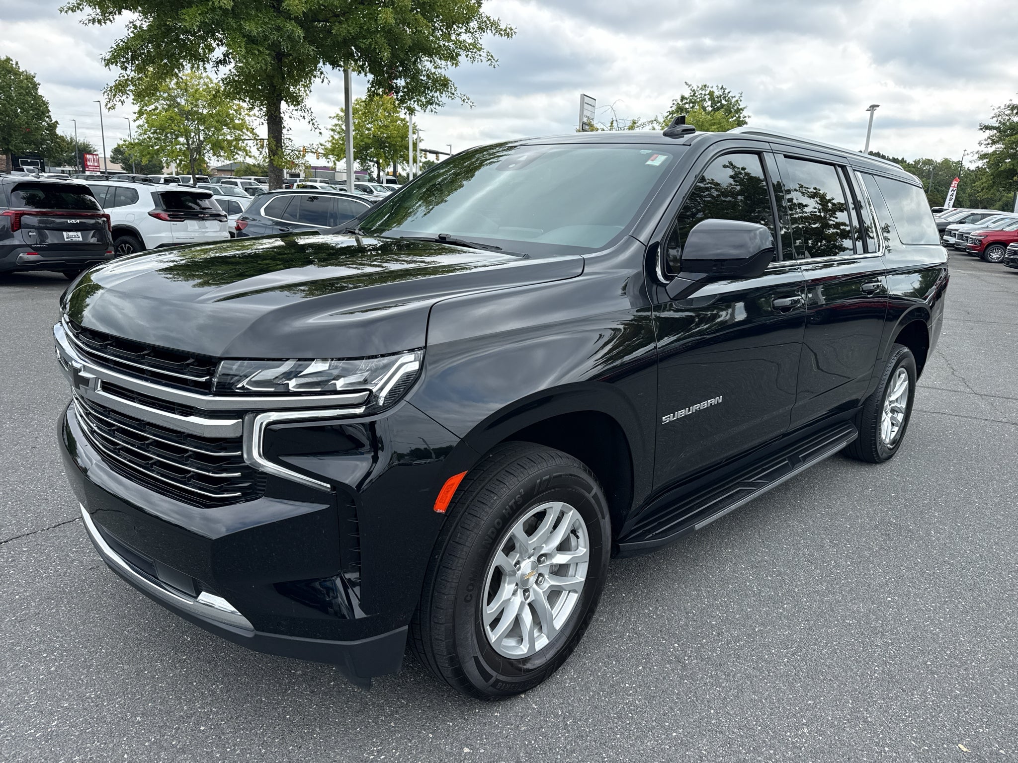 2023 Chevrolet Suburban LT