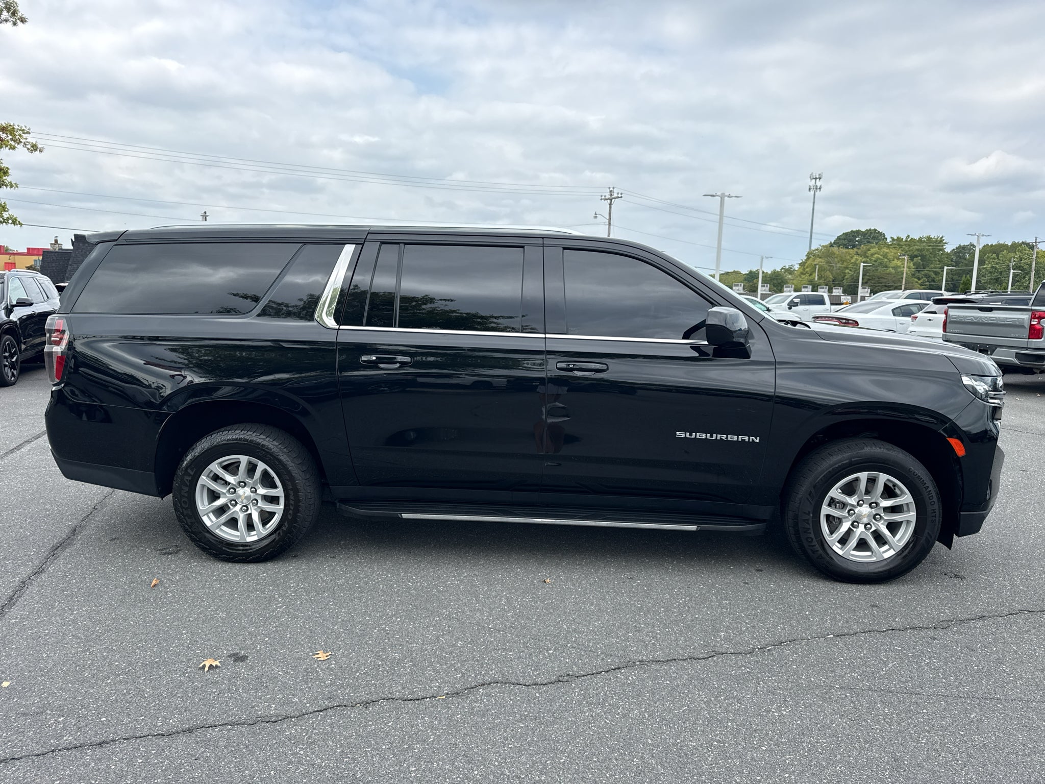 2023 Chevrolet Suburban LT