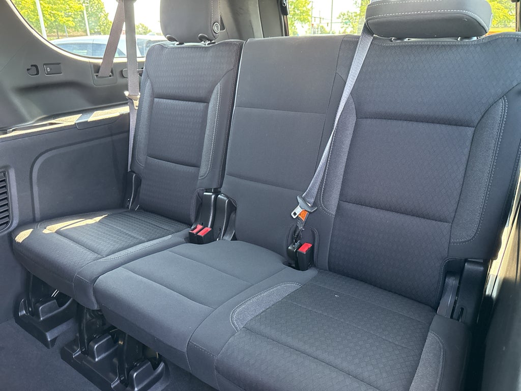 2023 Chevrolet Suburban LS