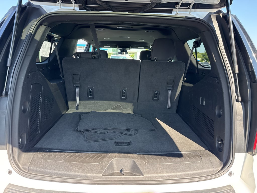 2023 Chevrolet Suburban LS
