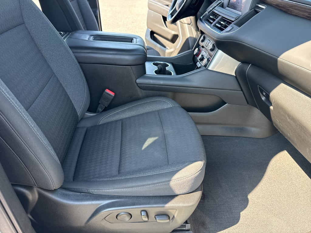 2023 Chevrolet Suburban LS