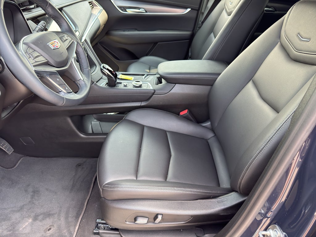 2025 Cadillac XT5 Luxury