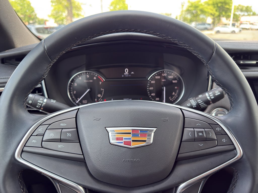 2025 Cadillac XT5 Luxury