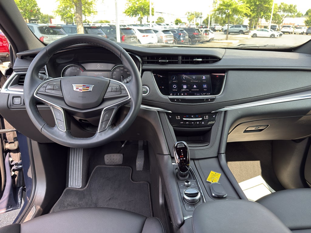 2025 Cadillac XT5 Luxury