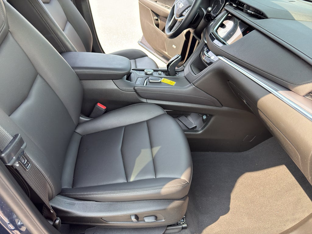 2025 Cadillac XT5 Luxury