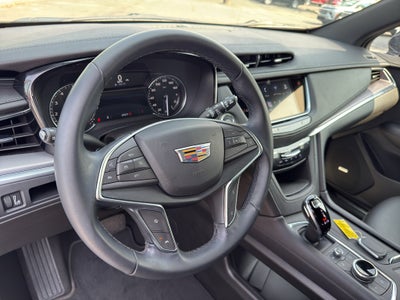 2025 Cadillac XT5 Luxury