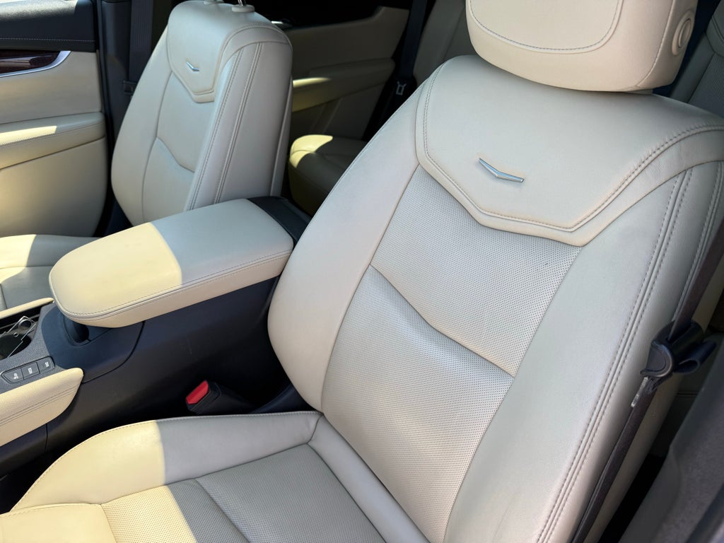 2018 Cadillac XT5 Luxury AWD