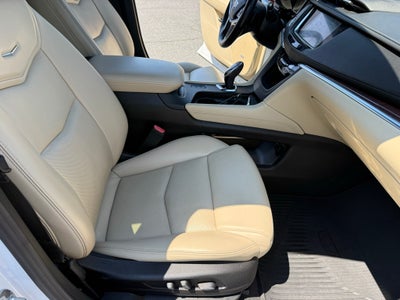 2018 Cadillac XT5 Luxury AWD