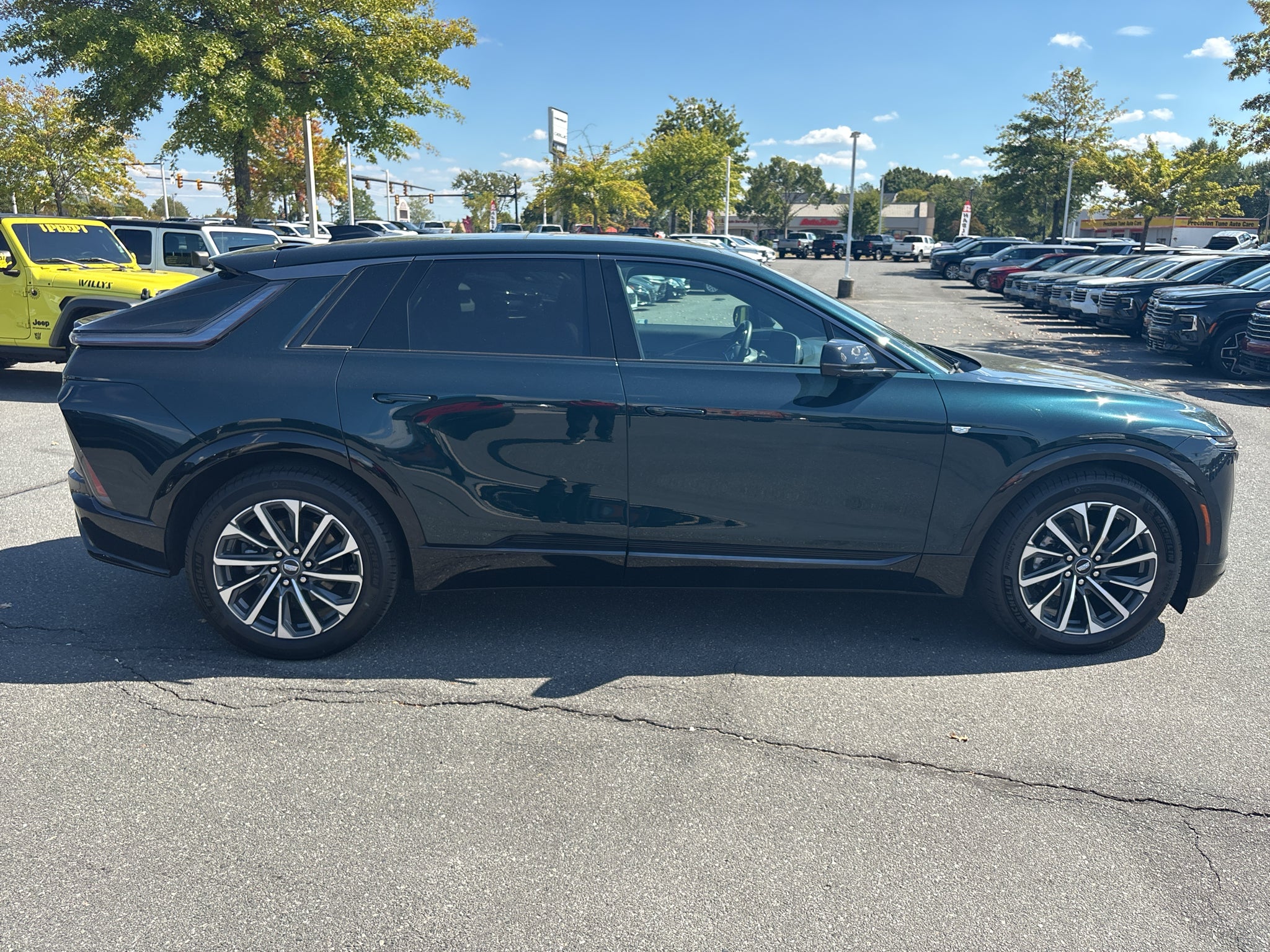 2024 Cadillac LYRIQ Sport 2