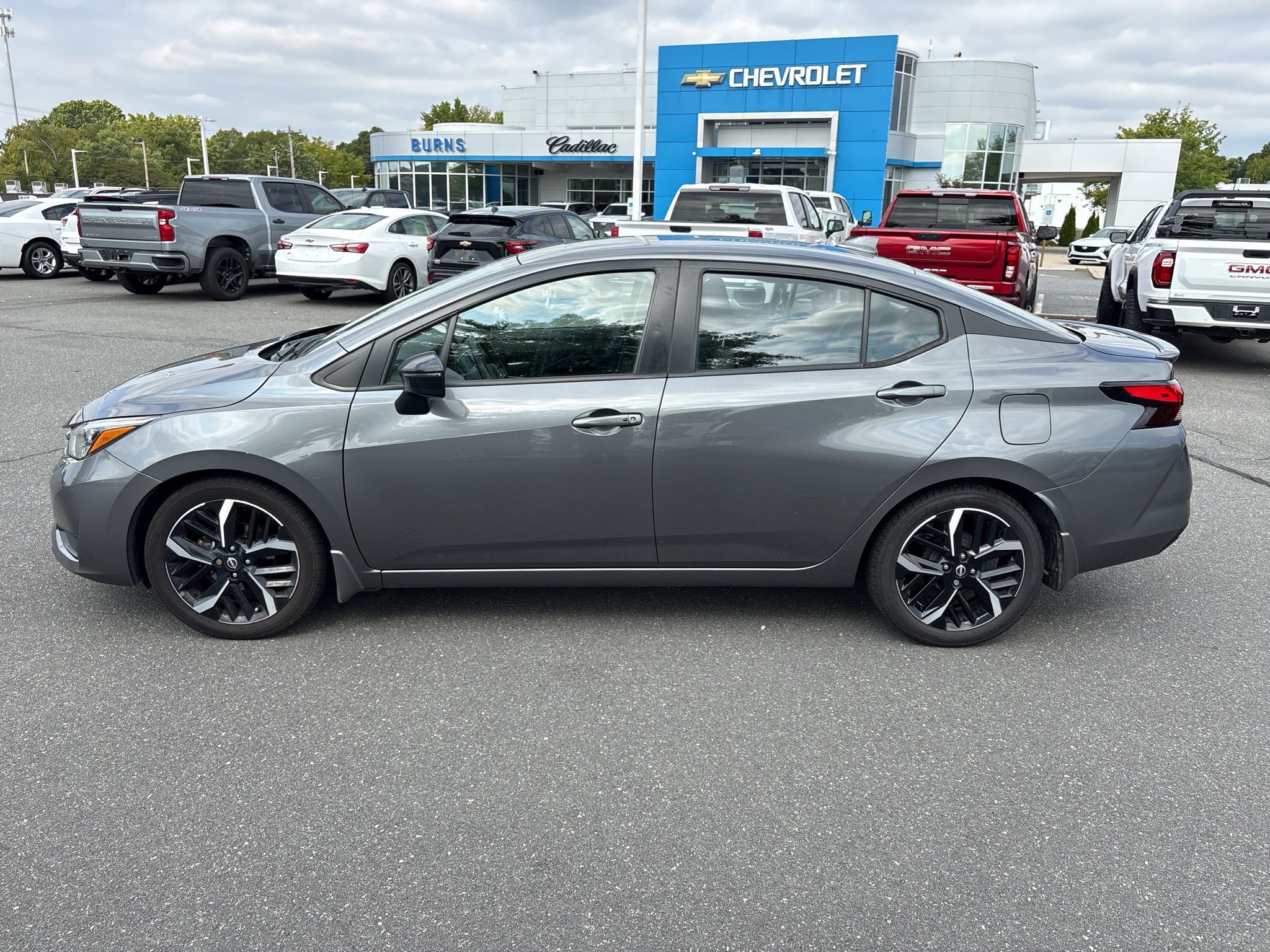 2024 Nissan Versa SR
