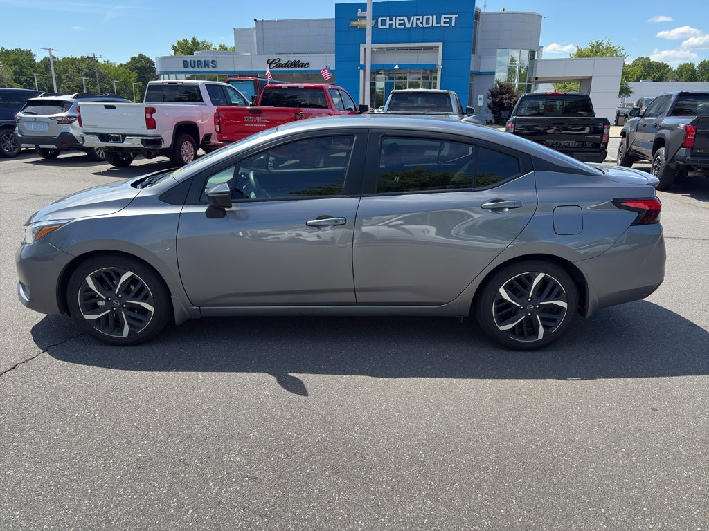 2025 Nissan Versa SR