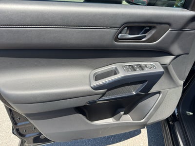 2025 Nissan Pathfinder S
