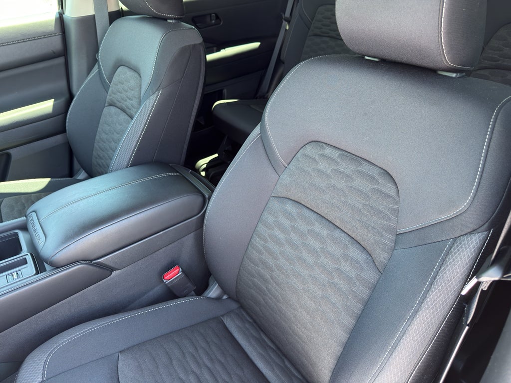 2025 Nissan Pathfinder S